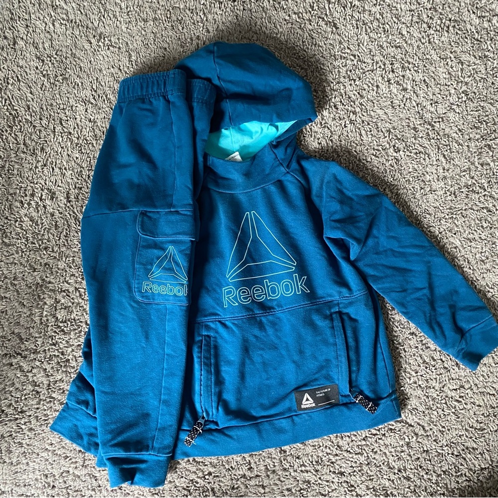 Reebok boys sweat suit with hoodie